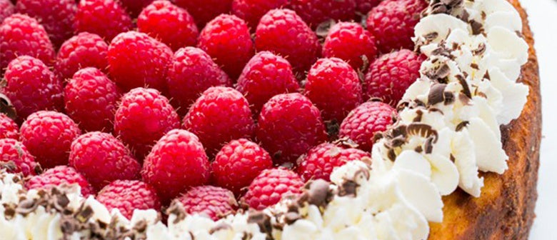 Apricot and raspberry cheesecake with chocolate crust
